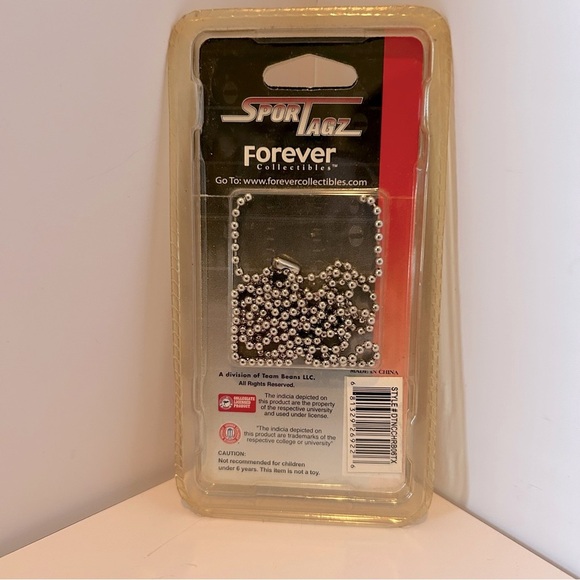 UT University Of Texas 2005 Champions Commemorative Necklace - Picture 2 of 3